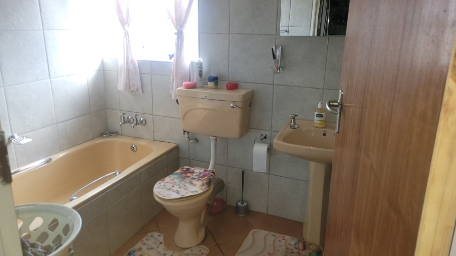 3 Bedroom Property for Sale in La Hoff North West